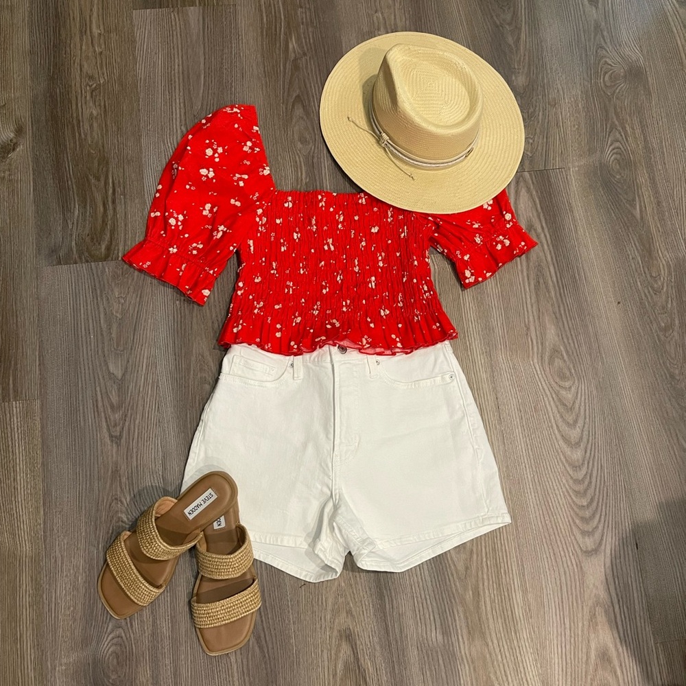 Cute Altar’d State Top-red with flower pattern (Shirt Only)